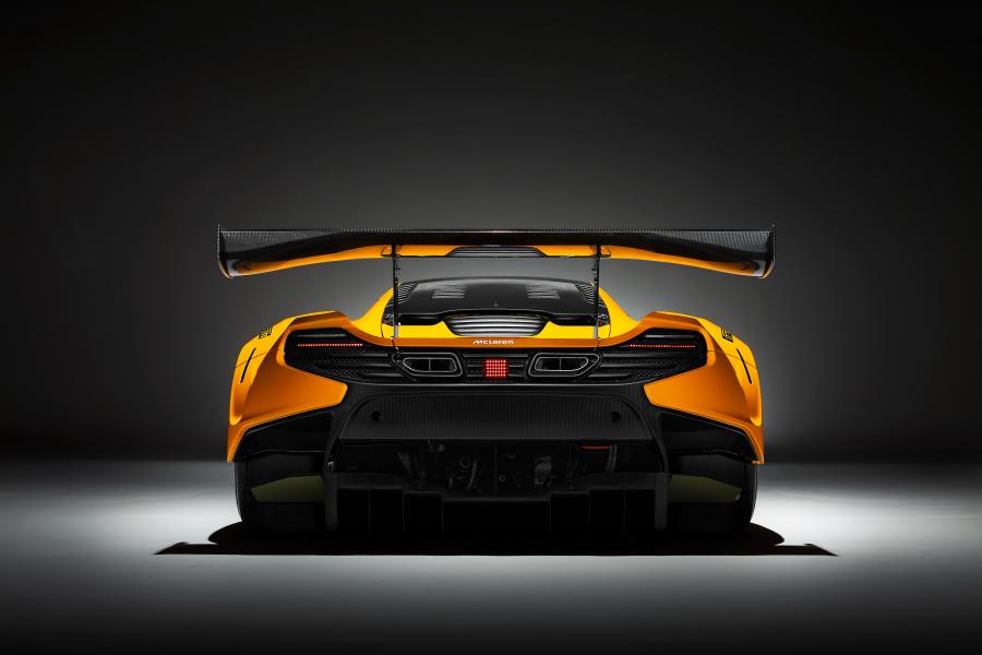  McLaren 650S GT3 2016 года  (фото 4 из 8)